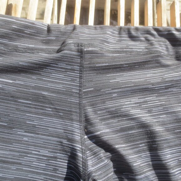 Champion Duo Dry Women's Athletic Leggings - Size Medium. - Picture 9 of 9